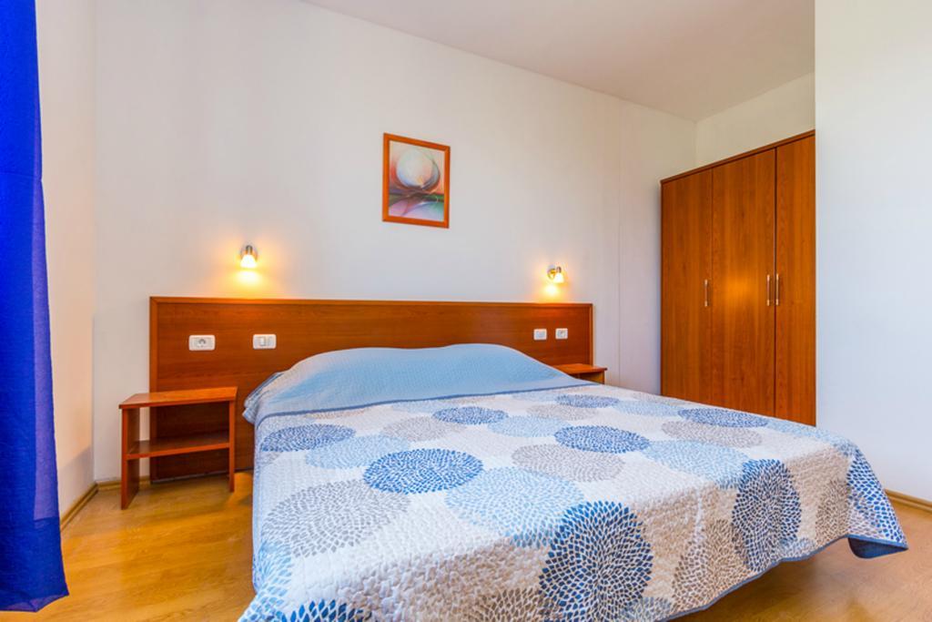 Apartment Mirjana プーラ 部屋 写真
