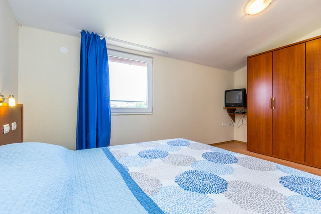 Apartment Mirjana プーラ 部屋 写真